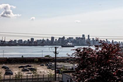 365e1-26 at 207 - 365 East 1st Street, Lower Lonsdale, North Vancouver