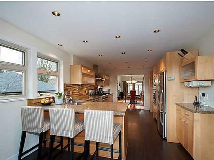 V1102540_701_18 at 3415 11th Avenue, Kitsilano, Vancouver West