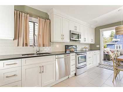 V1082357_501_18 at 375 28th Avenue, Main, Vancouver East