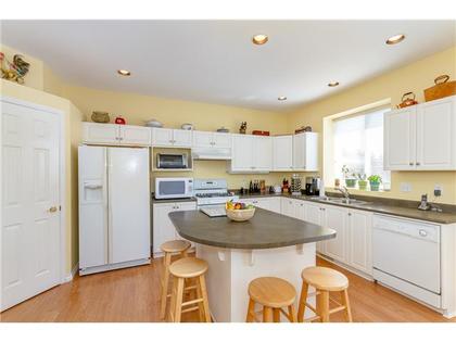 V1057484_301_18 at 2500 Diamond Crescent, Westwood Plateau, Coquitlam