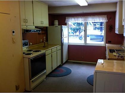 V1049115_301_18 at 1151 Tatlow Avenue, Norgate, North Vancouver