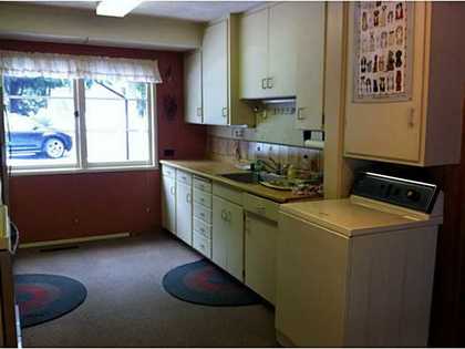 V1049115_401_18 at 1151 Tatlow Avenue, Norgate, North Vancouver