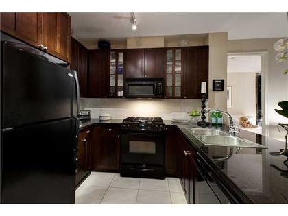 V1037983_901_18 at 402 - 170 1st Street, Lower Lonsdale, North Vancouver