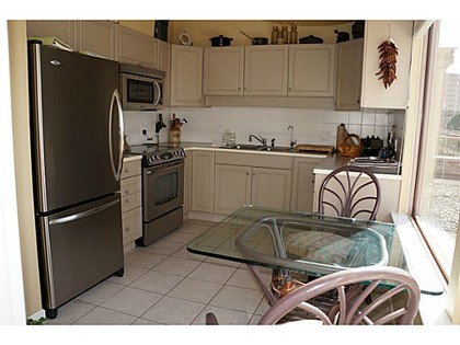 V998699_501_94 at 301 - 2271 Bellevue Avenue, Dundarave, West Vancouver