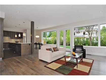 V918357_401_55 at 2790 Edgemont Bv, Edgemont, North Vancouver