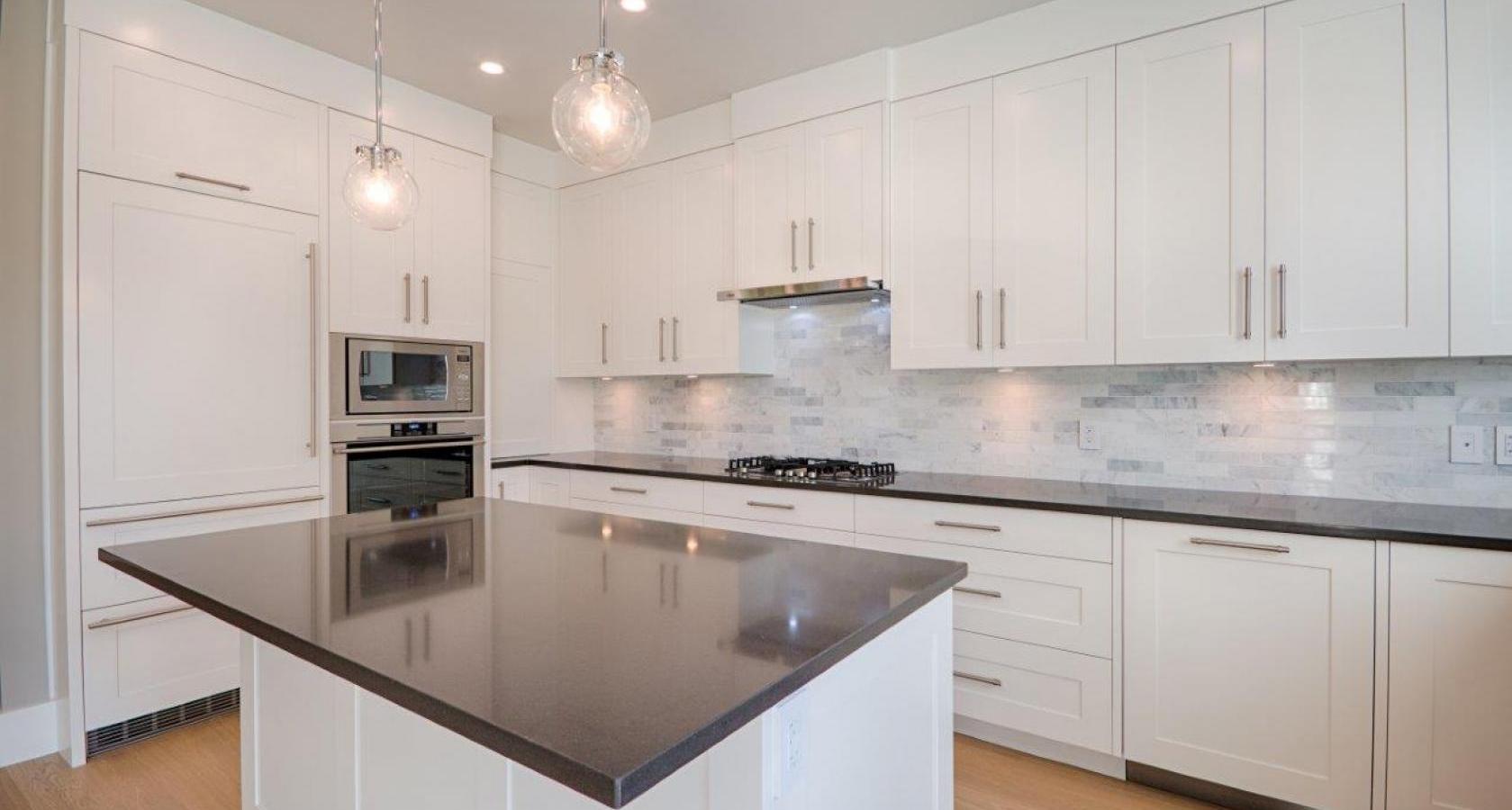 2072 Fulton Avenue, Ambleside, West Vancouver 