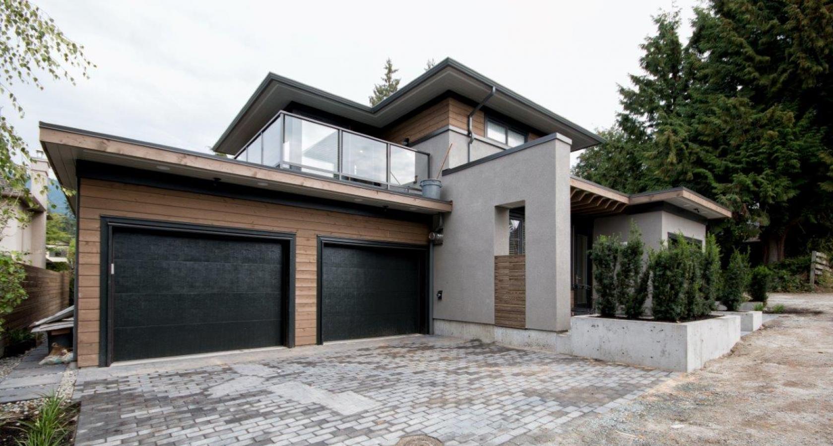 2066 Fulton Avenue, Ambleside, West Vancouver 