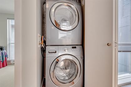 122-e-3rd-street-lower-lonsdale-north-vancouver-15 at 410 - 122 E 3rd Street, Lower Lonsdale, North Vancouver