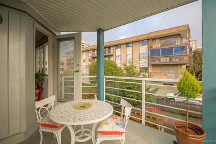 122-e-3rd-street-lower-lonsdale-north-vancouver-16 at 410 - 122 E 3rd Street, Lower Lonsdale, North Vancouver