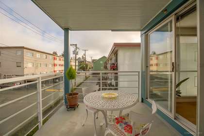 122-e-3rd-street-lower-lonsdale-north-vancouver-17 at 410 - 122 E 3rd Street, Lower Lonsdale, North Vancouver