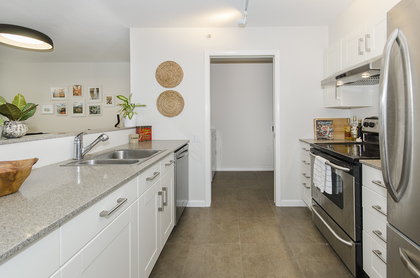 2660 at 309 - 5281 Oakmount Crescent, Oaklands, Burnaby South