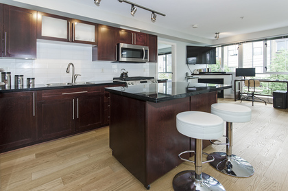 5975 at 410 - 122 East 3rd Street, Lower Lonsdale, North Vancouver