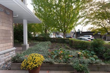 009 at 102 - 3151 Connaught Crescent, Edgemont, North Vancouver