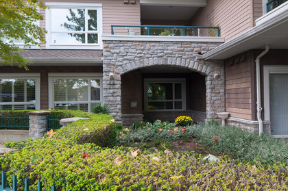 010 at 102 - 3151 Connaught Crescent, Edgemont, North Vancouver