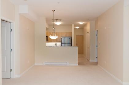 013 at 102 - 3151 Connaught Crescent, Edgemont, North Vancouver