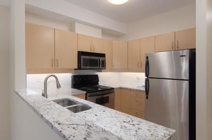 015 at 102 - 3151 Connaught Crescent, Edgemont, North Vancouver