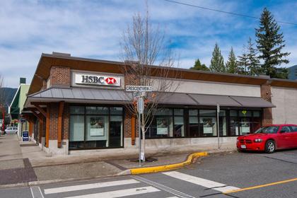 030 at 102 - 3151 Connaught Crescent, Edgemont, North Vancouver