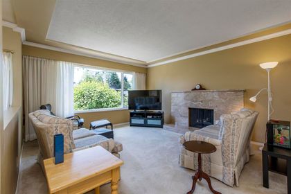 1278-barlynn-crescent-lynn-valley-north-vancouver-03 at 1278 Barlynn Crescent, Lynn Valley, North Vancouver