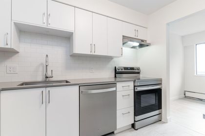 327-ninth-street-uptown-nw-new-westminster-07 at 306 - 327 Ninth Street, Uptown NW, New Westminster