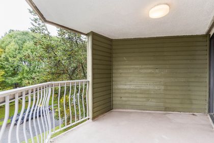 327-ninth-street-uptown-nw-new-westminster-27 at 306 - 327 Ninth Street, Uptown NW, New Westminster