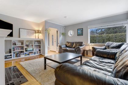 220-w-23rd-street-central-lonsdale-north-vancouver-06 at 220 W 23rd Street, Central Lonsdale, North Vancouver