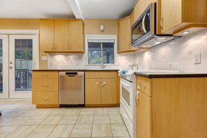 220-w-23rd-street-central-lonsdale-north-vancouver-09 at 220 W 23rd Street, Central Lonsdale, North Vancouver