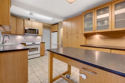 220-w-23rd-street-central-lonsdale-north-vancouver-11 at 220 W 23rd Street, Central Lonsdale, North Vancouver