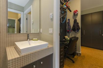 6679 at 209 - 2828 Main Street, Mount Pleasant VE, Vancouver East