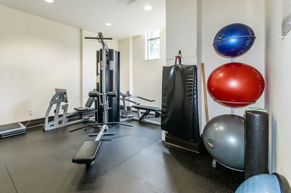 4877 at 1105 - 170 W 1st Street, Lower Lonsdale, North Vancouver