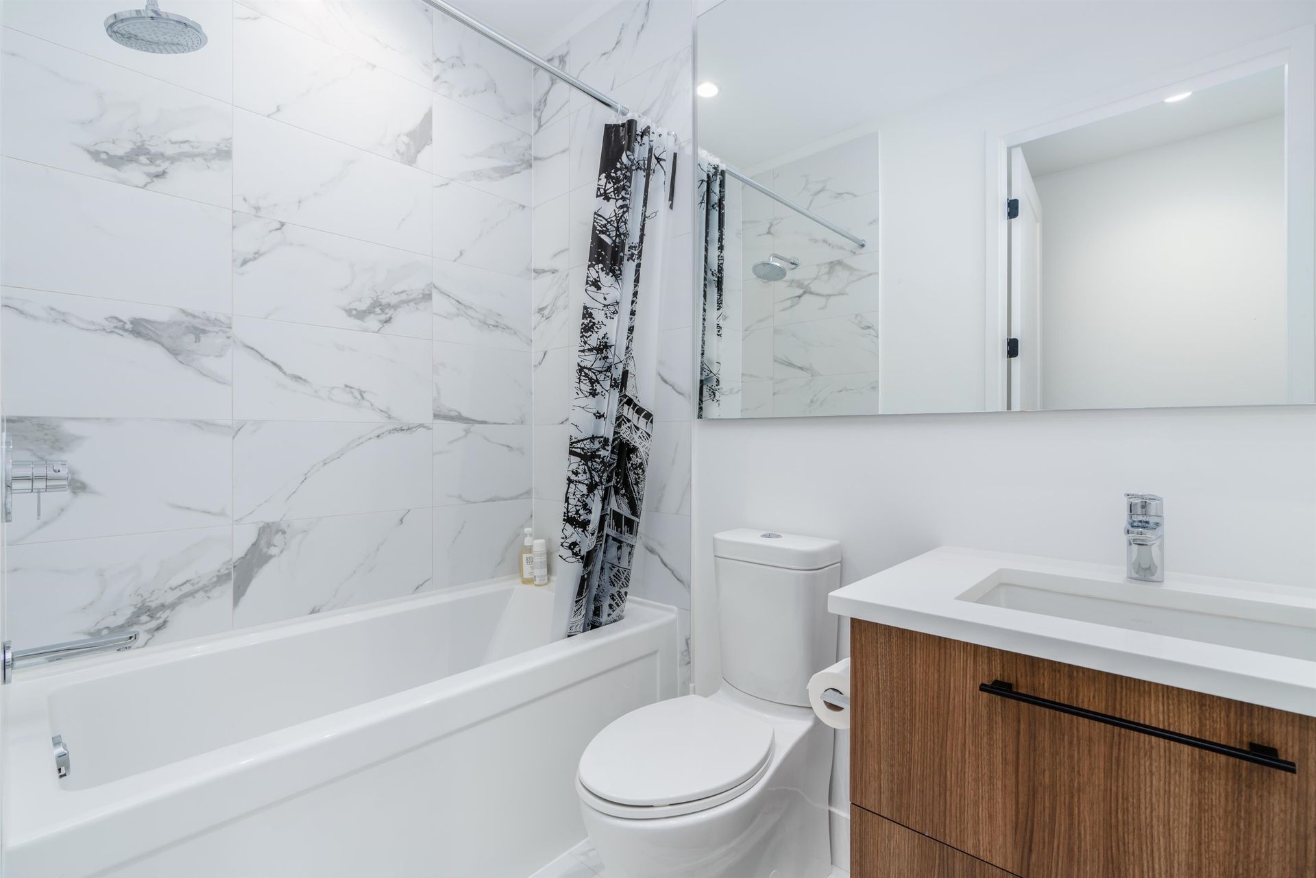 bath-tub at 288 W. King Edward Avenue, Cambie, Vancouver West