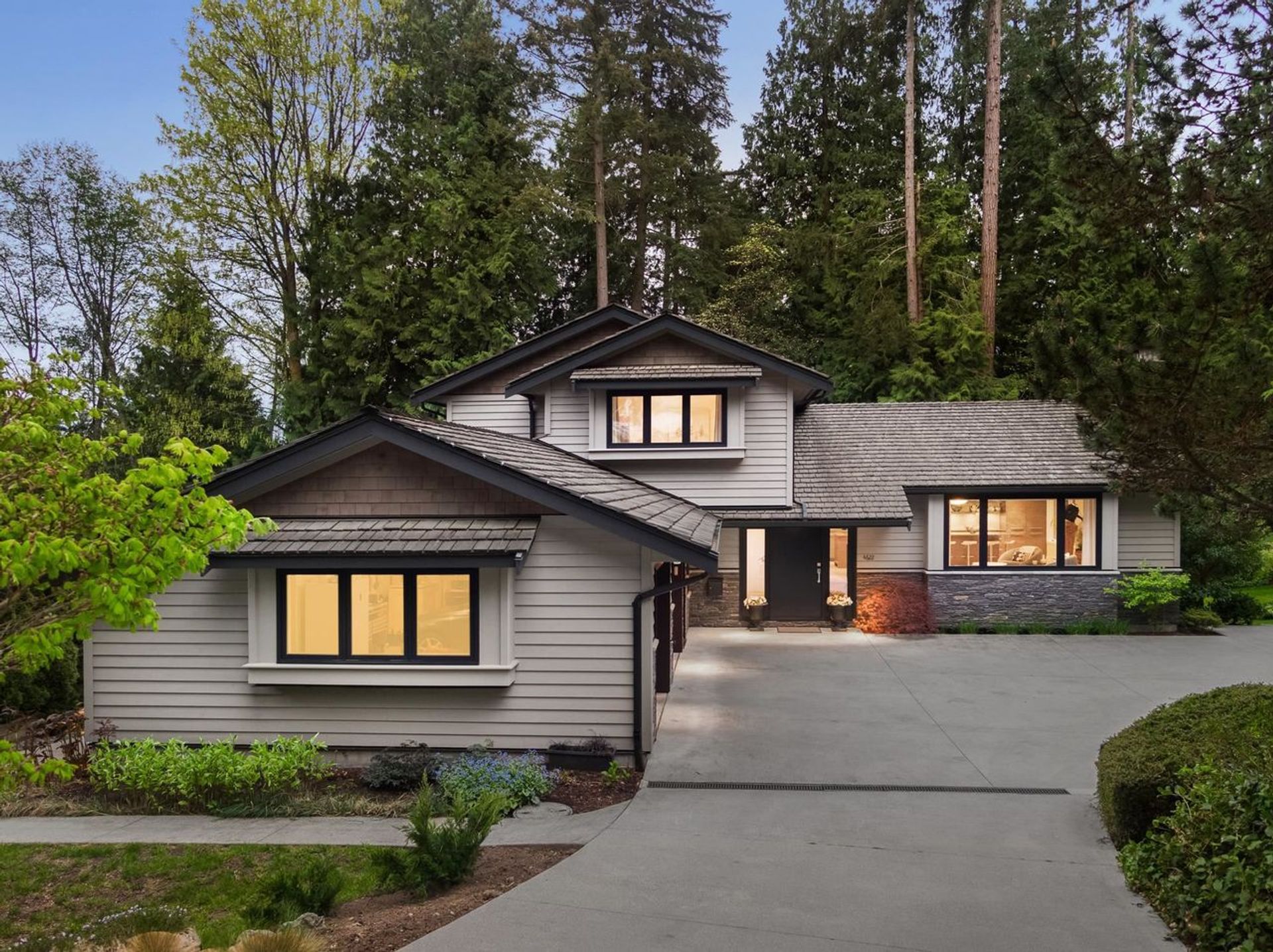 4622 Caulfeild Drive, Caulfeild, West Vancouver  by Julie Miller - Personal Real Estate Corporation 4622 Caulfeild Drive, Caulfeild, West Vancouver