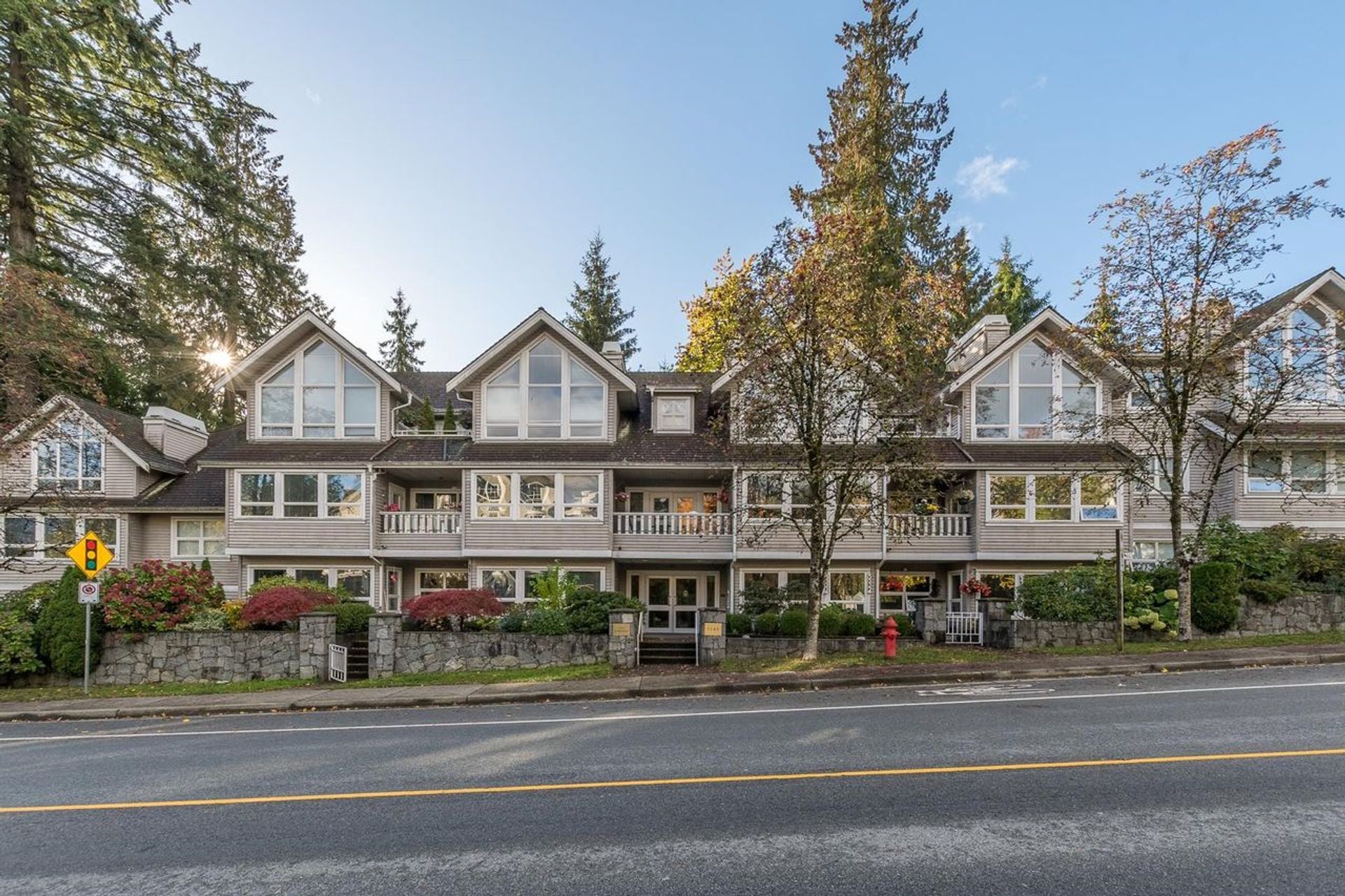 301 - 1145 E 29th Street, Lynn Valley, North Vancouver 