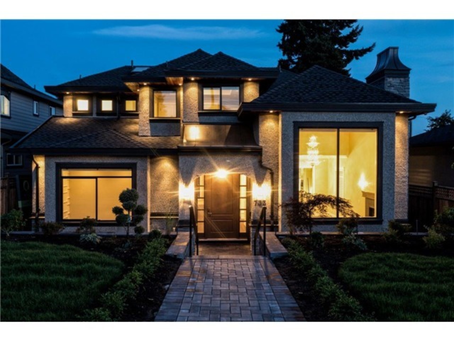 40270 at 733 E 7th Street, North Vancouver