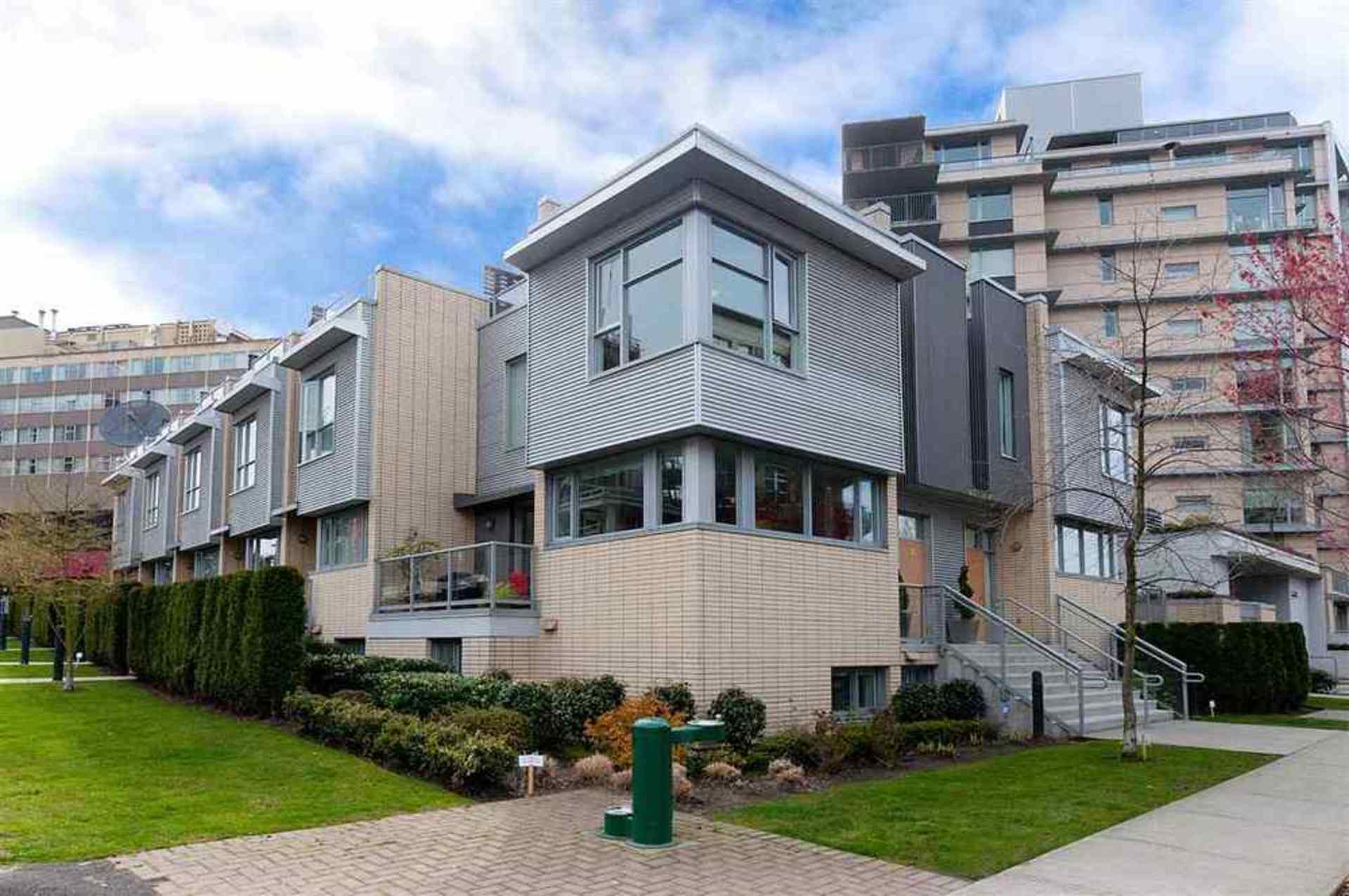 390 11th Ave Uno, Vancouver East 