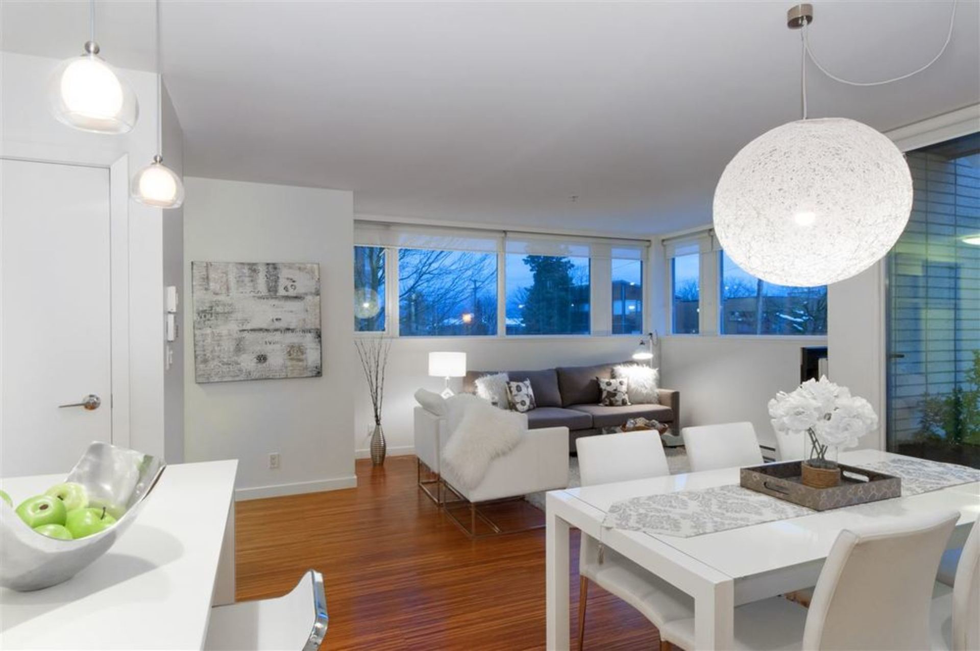 47853 at 390 11th Ave Uno, Vancouver East
