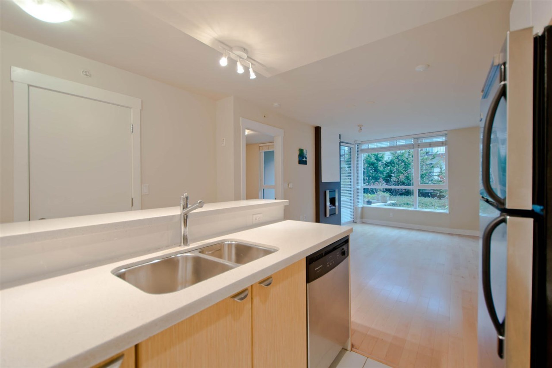 160-w-3rd-street-lower-lonsdale-north-vancouver-09 at 302 - 160 W 3rd Street, Lower Lonsdale, North Vancouver