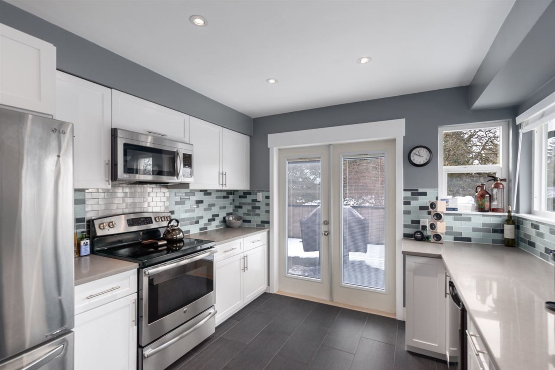 kitchen at 2122 Floralynn Crescent, Westlynn, North Vancouver