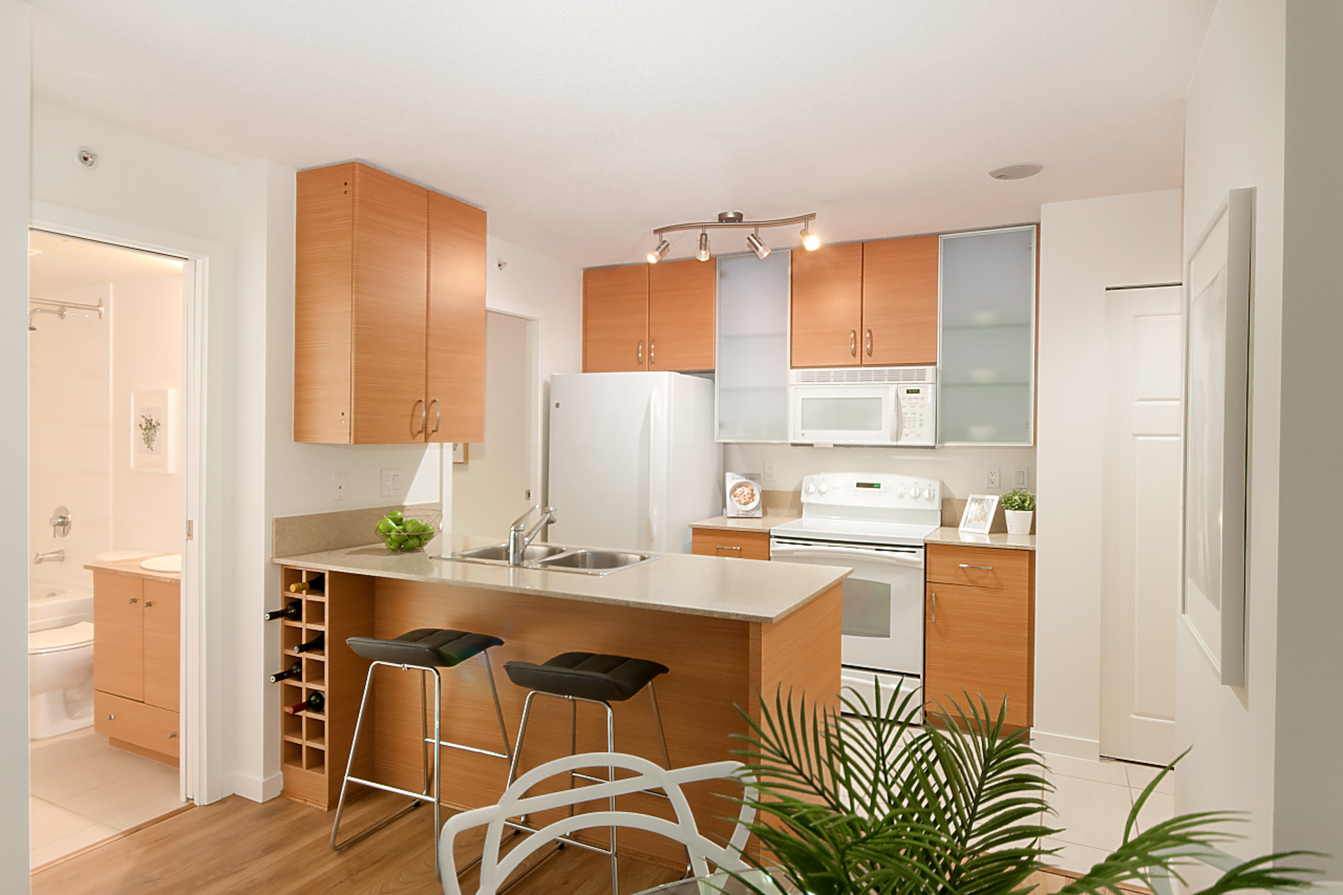 016 at 1010 - 928 Homer Street, Yaletown, Vancouver West