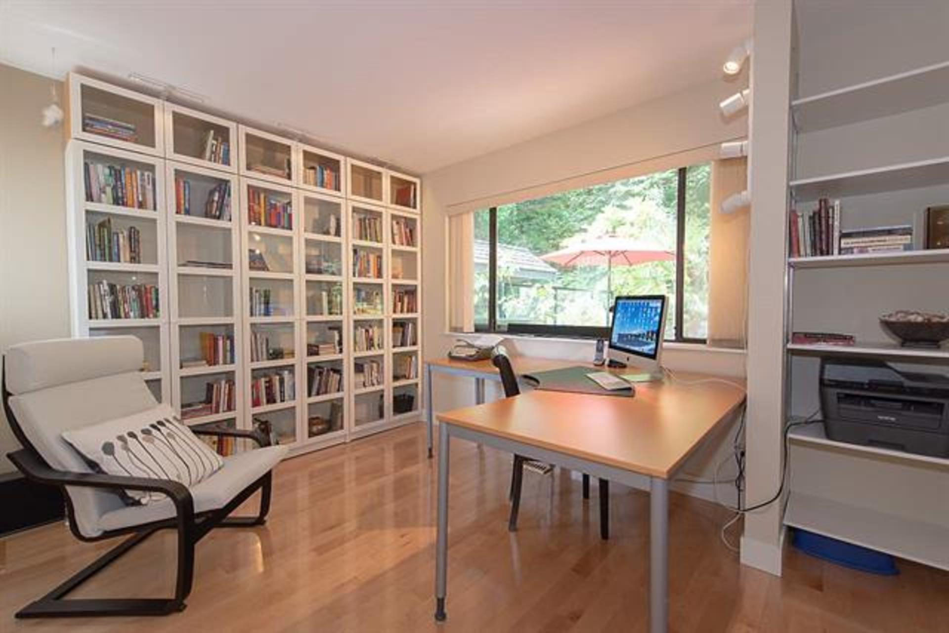 office at 2609 Panorama Drive, Deep Cove, North Vancouver