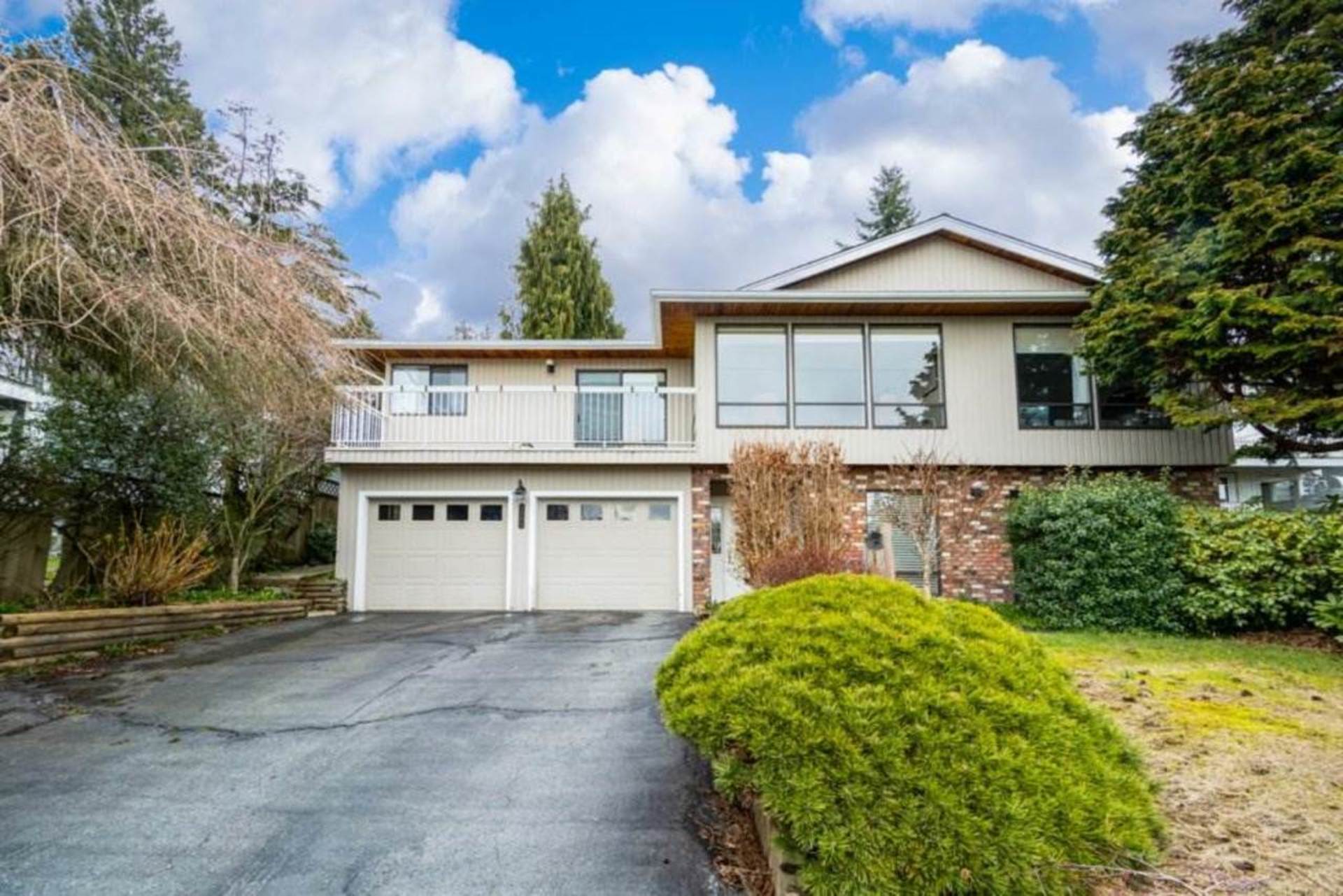 1385 Lawson Avenue, Ambleside, West Vancouver  by Julie Miller - Personal Real Estate Corporation 1385 Lawson Avenue, Ambleside, West Vancouver