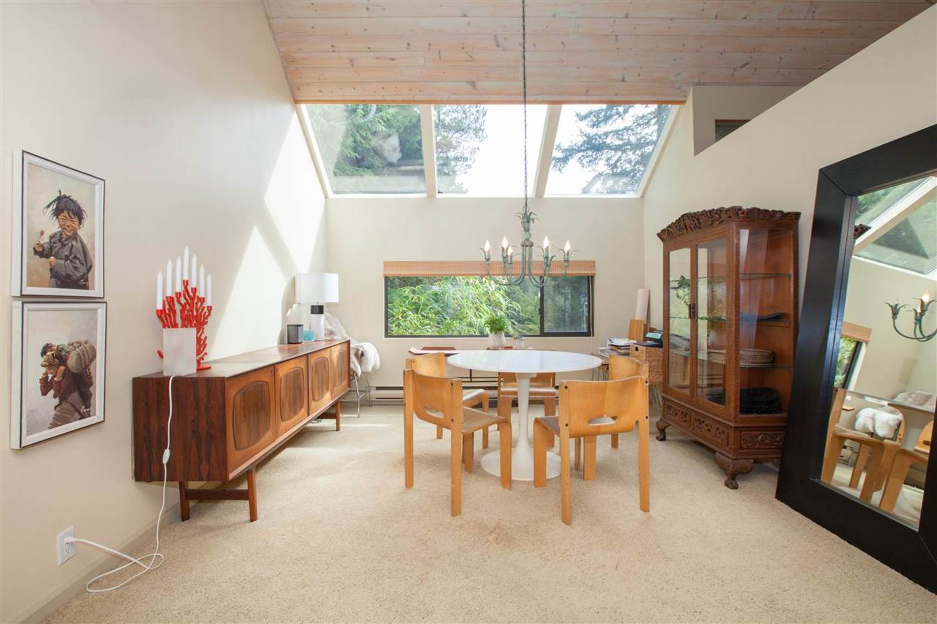 dining-copy at  6421 Wellington Avenue, Horseshoe Bay WV, West Vancouver