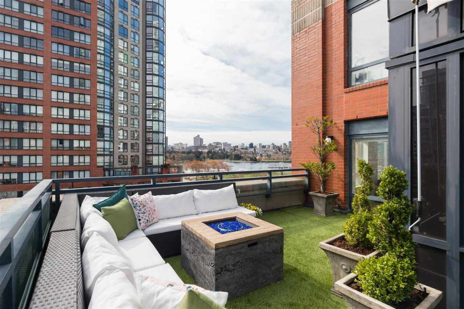 507 - 289 Drake Street, Yaletown, Vancouver West  by Julie Miller - Personal Real Estate Corporation 507 - 289 Drake Street, Yaletown, Vancouver West
