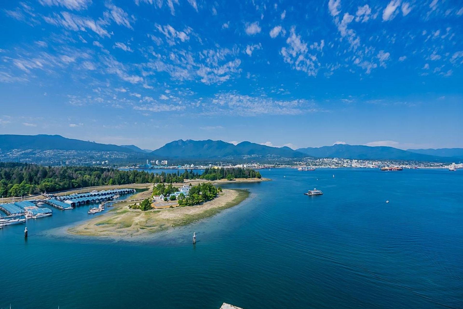 2701 - 323 Jervis Street, Coal Harbour, Vancouver West  by Julie Miller - Personal Real Estate Corporation 2701 - 323 Jervis Street, Coal Harbour, Vancouver West