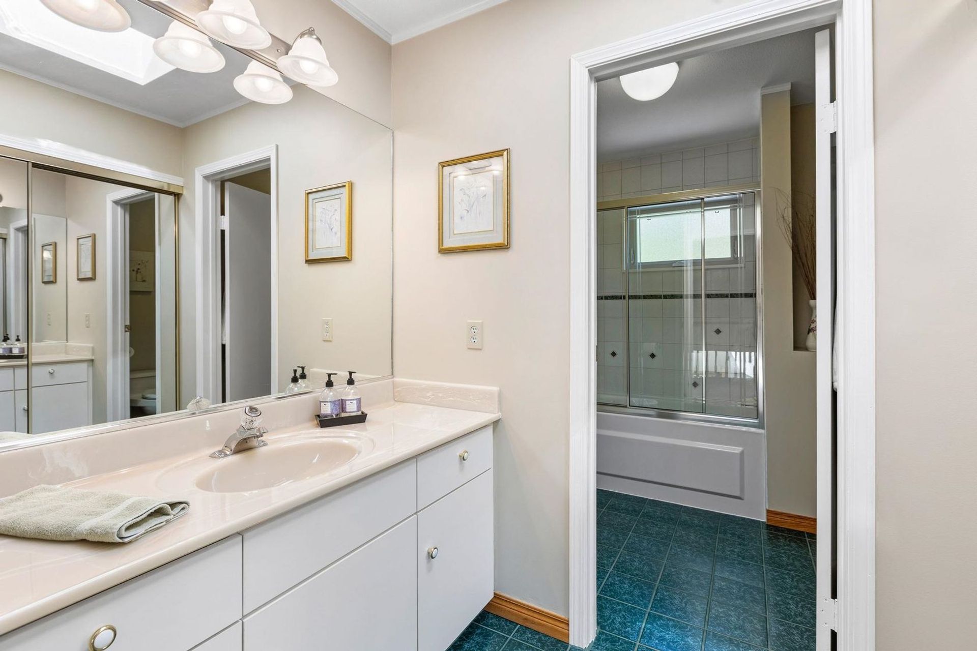 2843-bellevue-avenue-altamont-west-vancouver-25 at 2843 Bellevue Avenue, Altamont, West Vancouver
