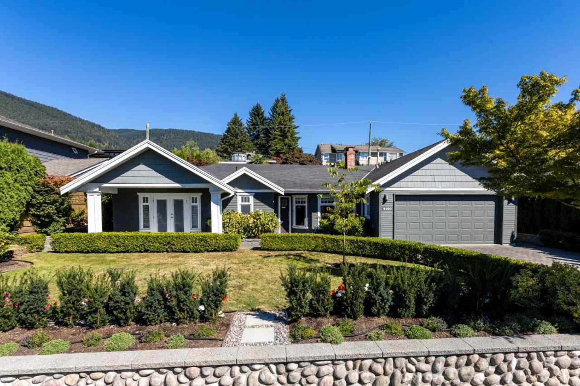 4190 Highland Boulevard, Forest Hills NV, North Vancouver 