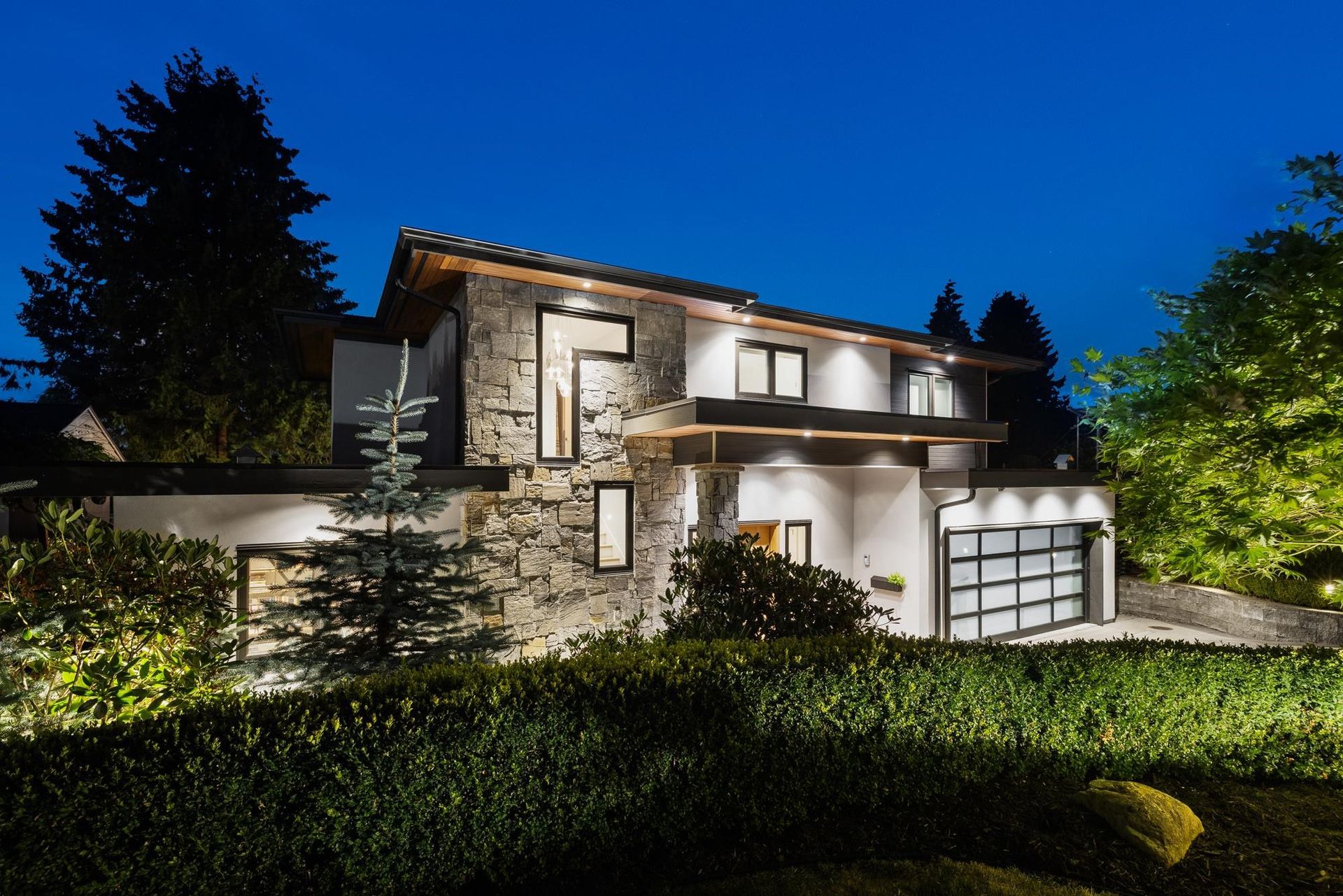 002 at 741 Winona Avenue, Canyon Heights NV, North Vancouver