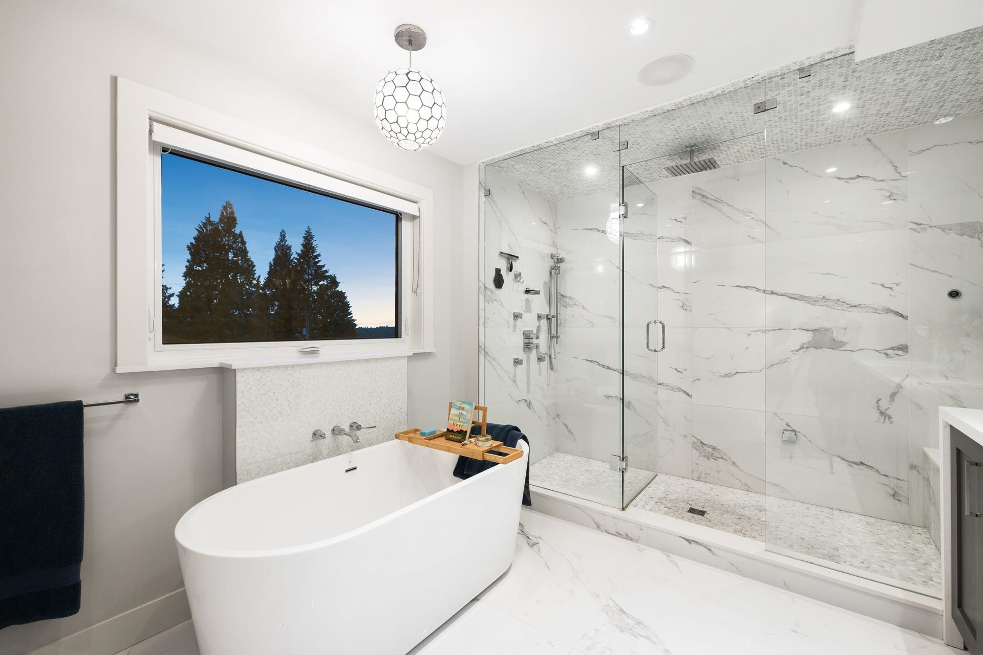 025 at 741 Winona Avenue, Canyon Heights NV, North Vancouver
