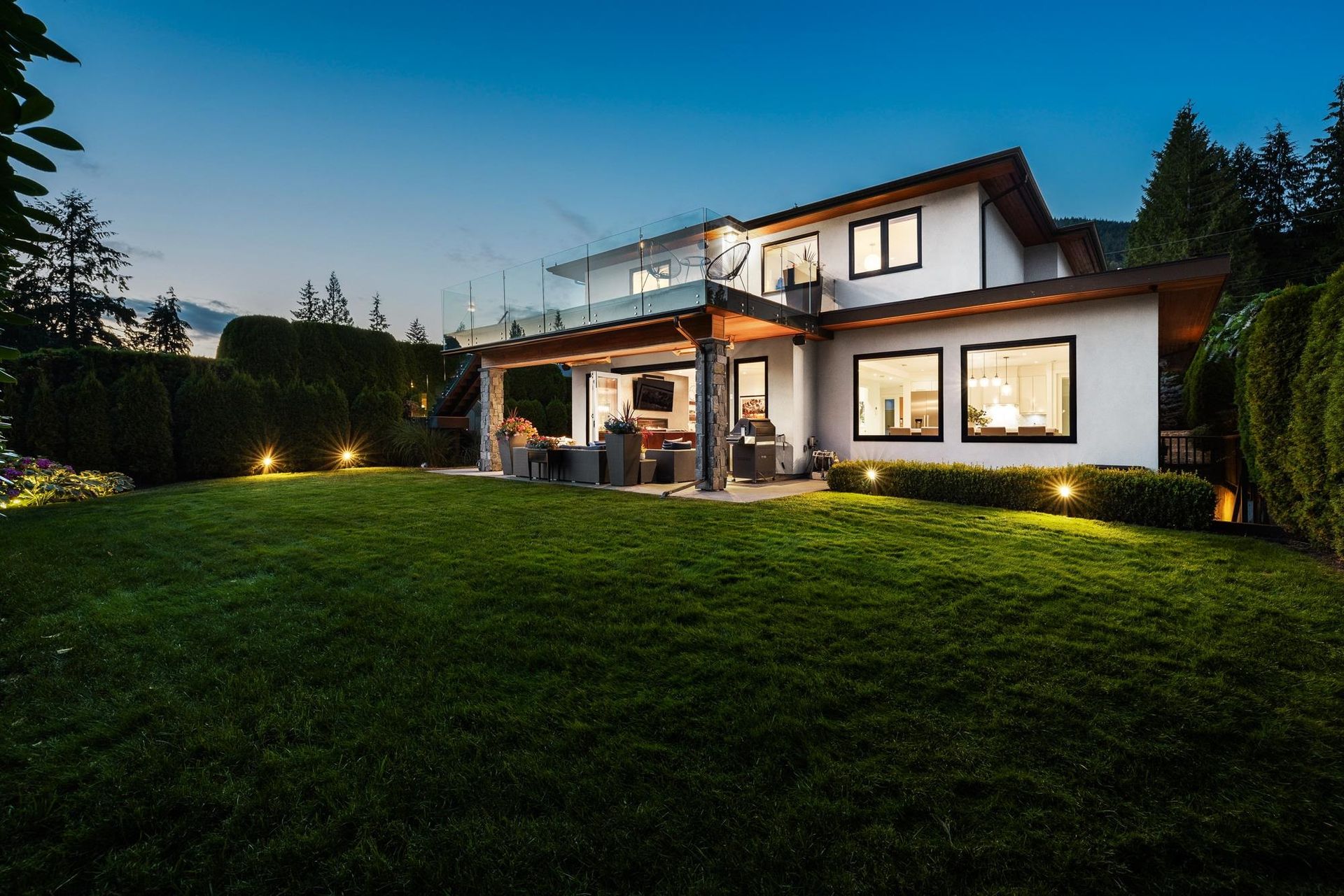 039 at 741 Winona Avenue, Canyon Heights NV, North Vancouver