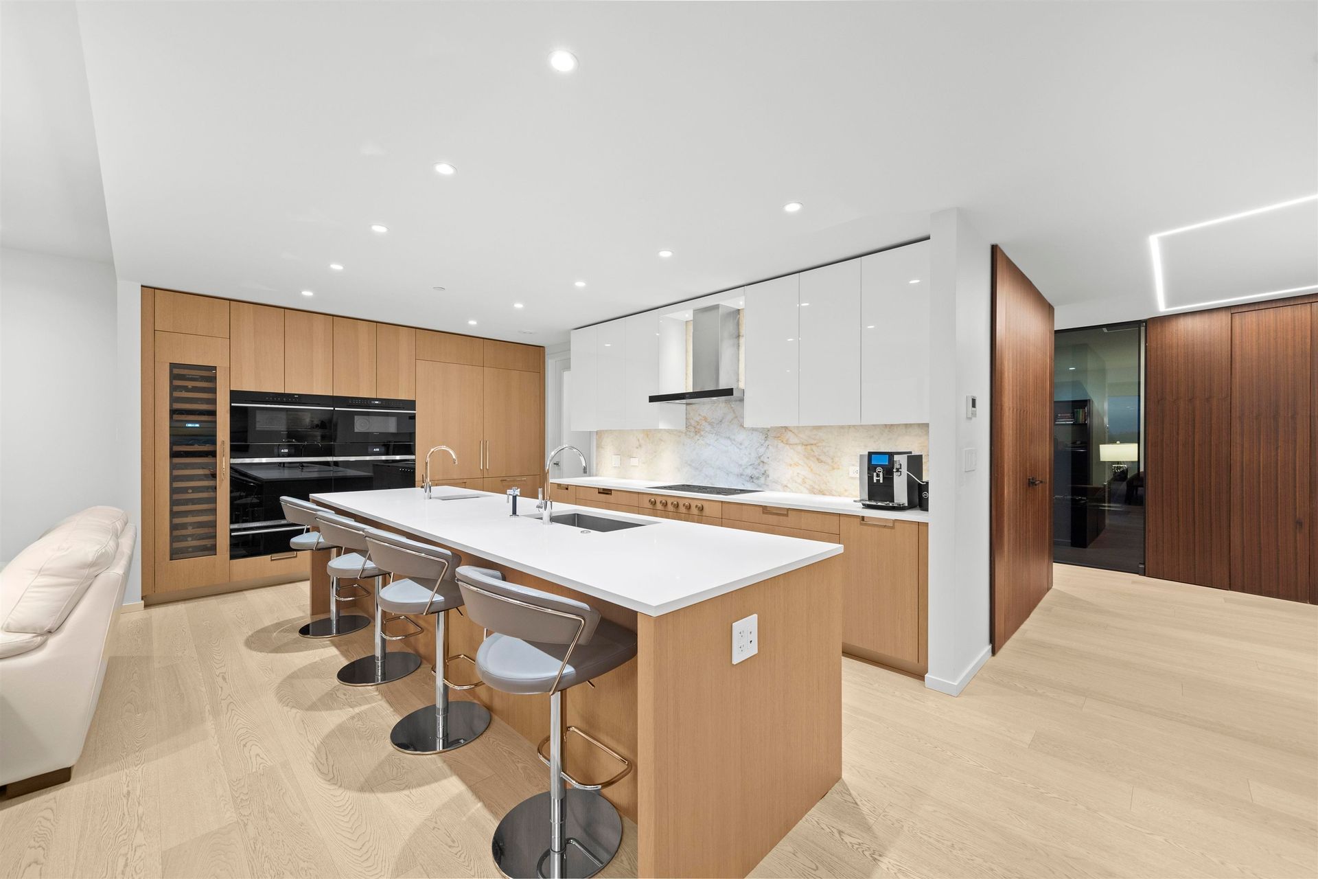 1355-010 at 405 - 1355 Bellevue Avenue, Ambleside, West Vancouver