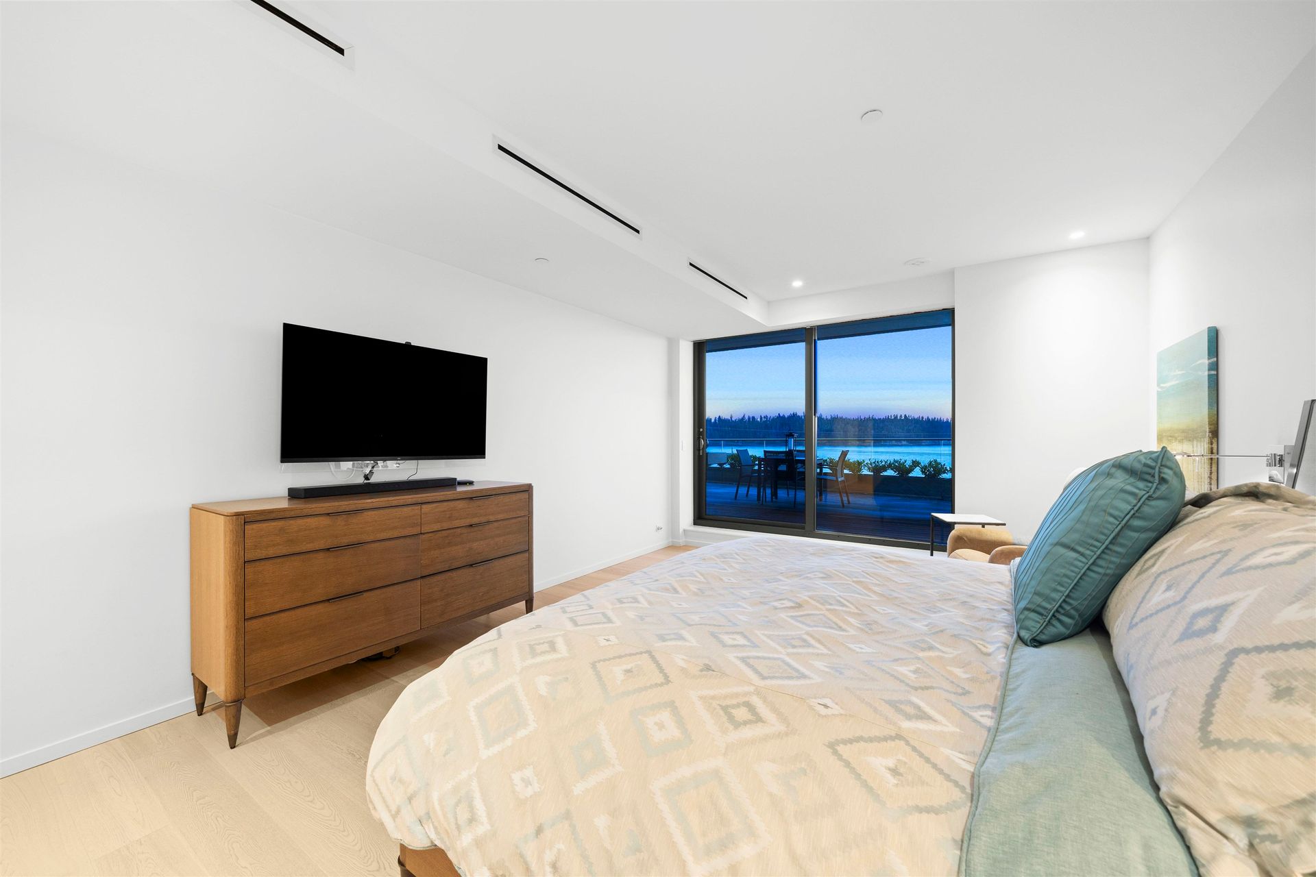 1355-016 at 405 - 1355 Bellevue Avenue, Ambleside, West Vancouver